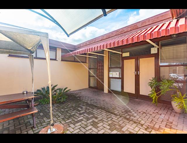 1,600M² GUESTHOUSE FOR SALE IN PANORAMA